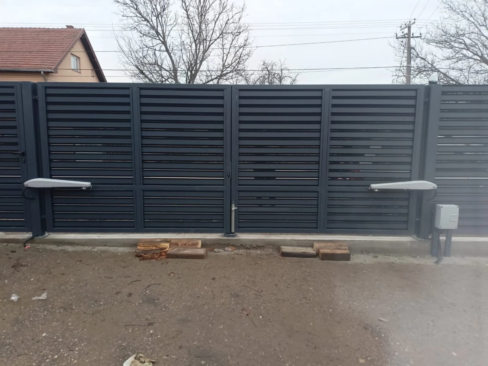 ALUMINIJUMSKA KAPIJA TIVOLI