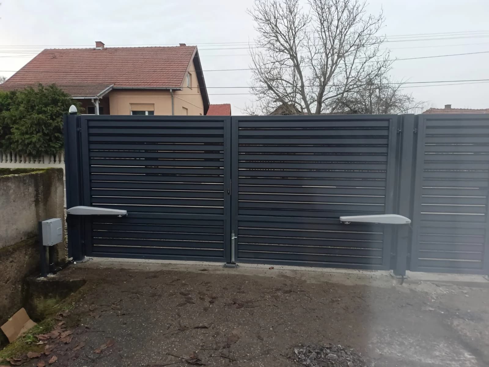 ALUMINIJUMSKA KAPIJA TIVOLI