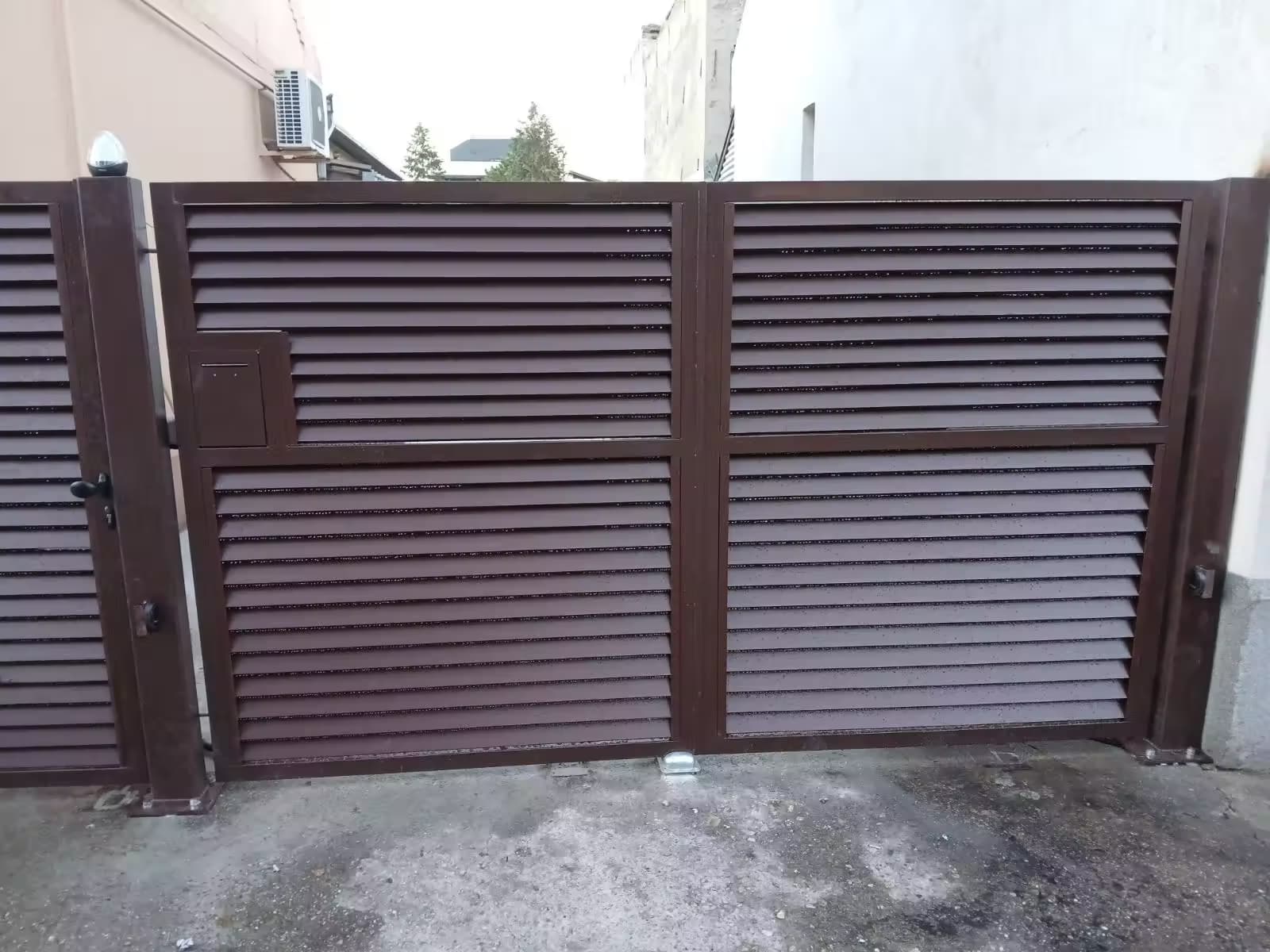 ALUMINIJUMSKA KAPIJA TIVOLI – NOVI SAD