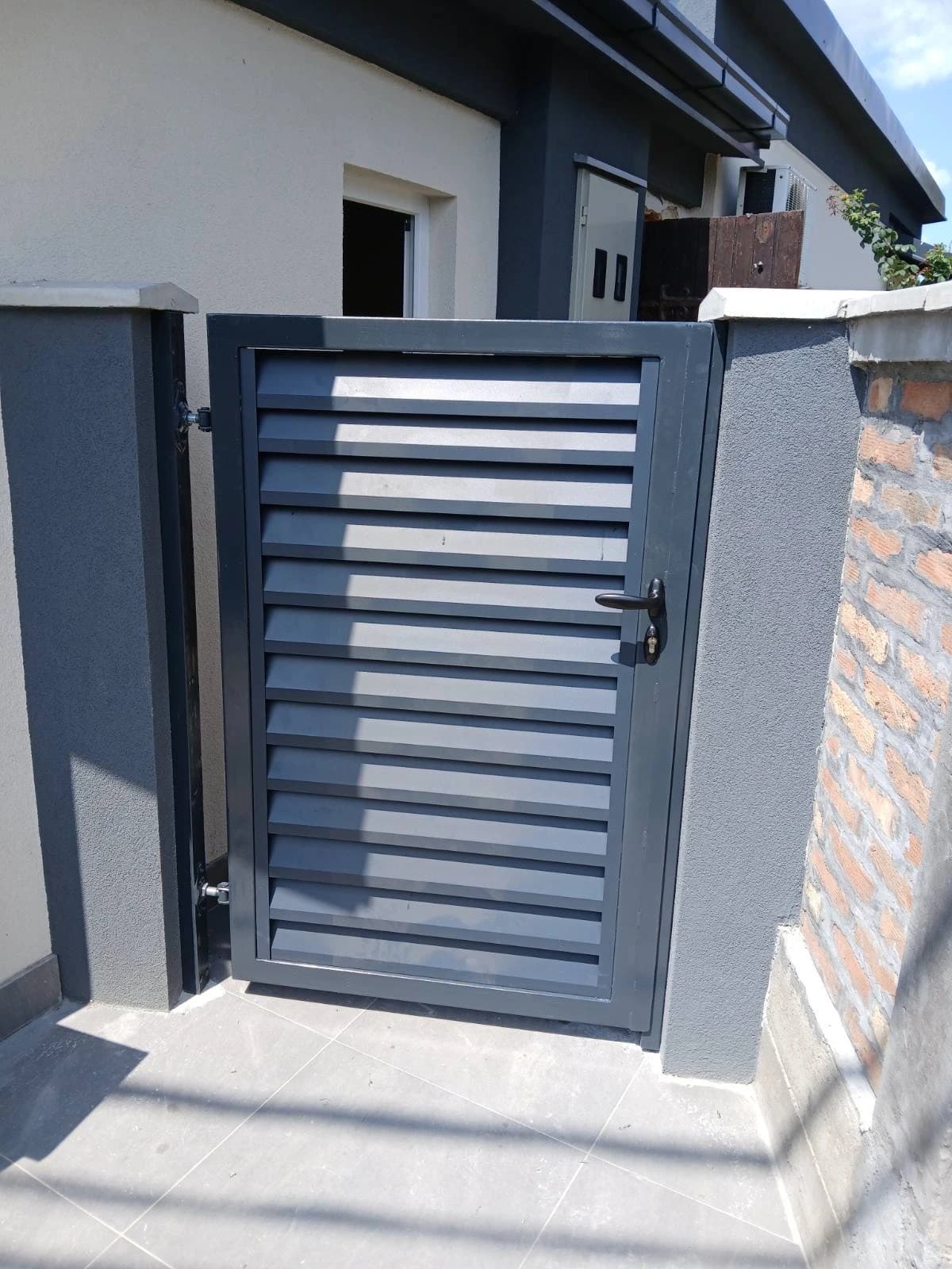 Aluminijumska (Alu) pešačka kapija