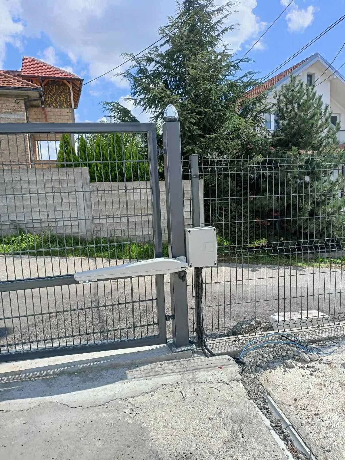 DVOKRILNA KAPIJA SA MOTOROM JET24