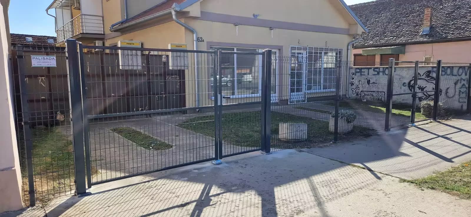 PEŠAČKA I DVOKRILNA KAPIJA LOCINOX LIGHT