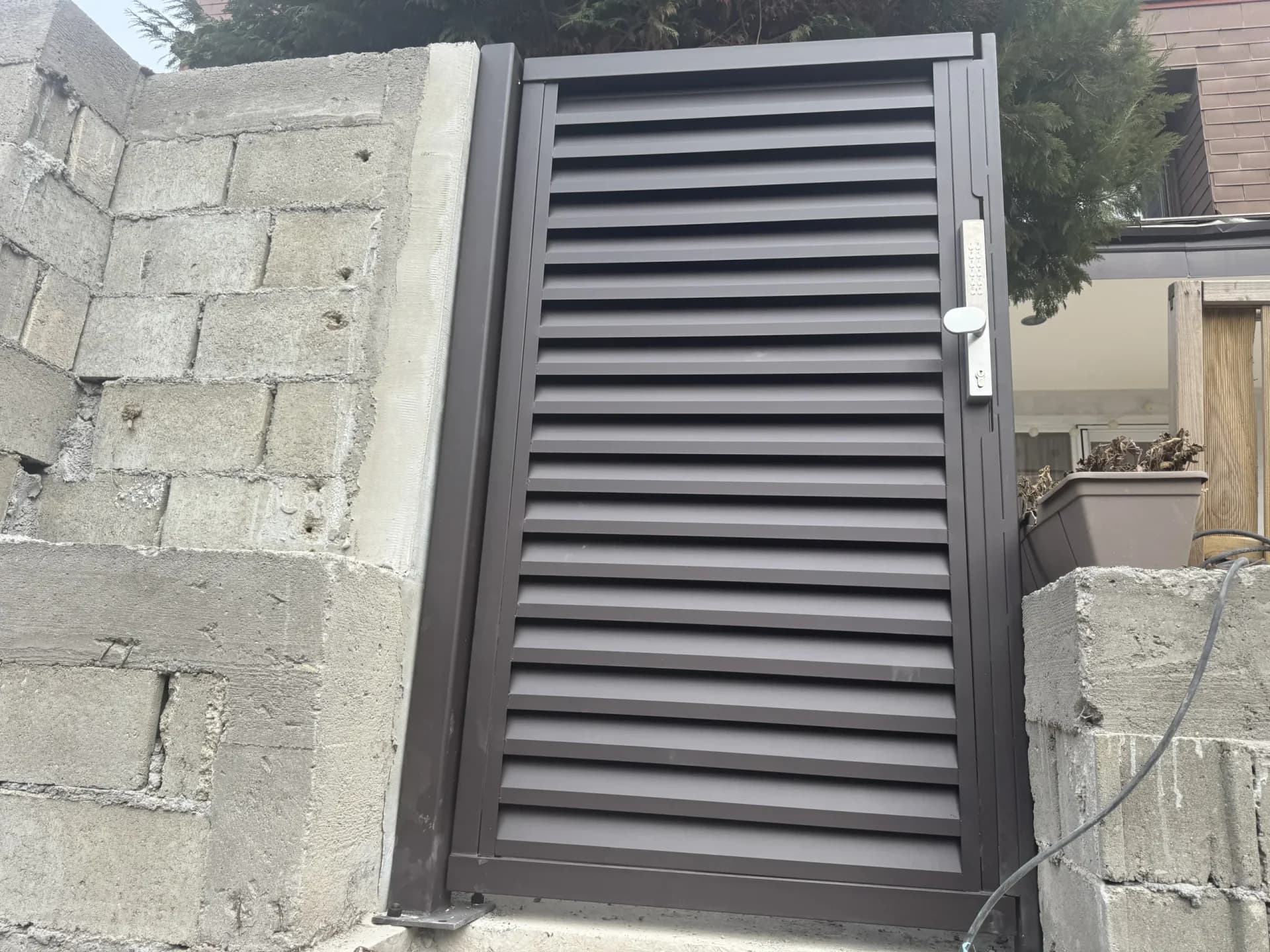 ALUMINIJUMSKA KAPIJA TIVOLI VERA LOCINOX