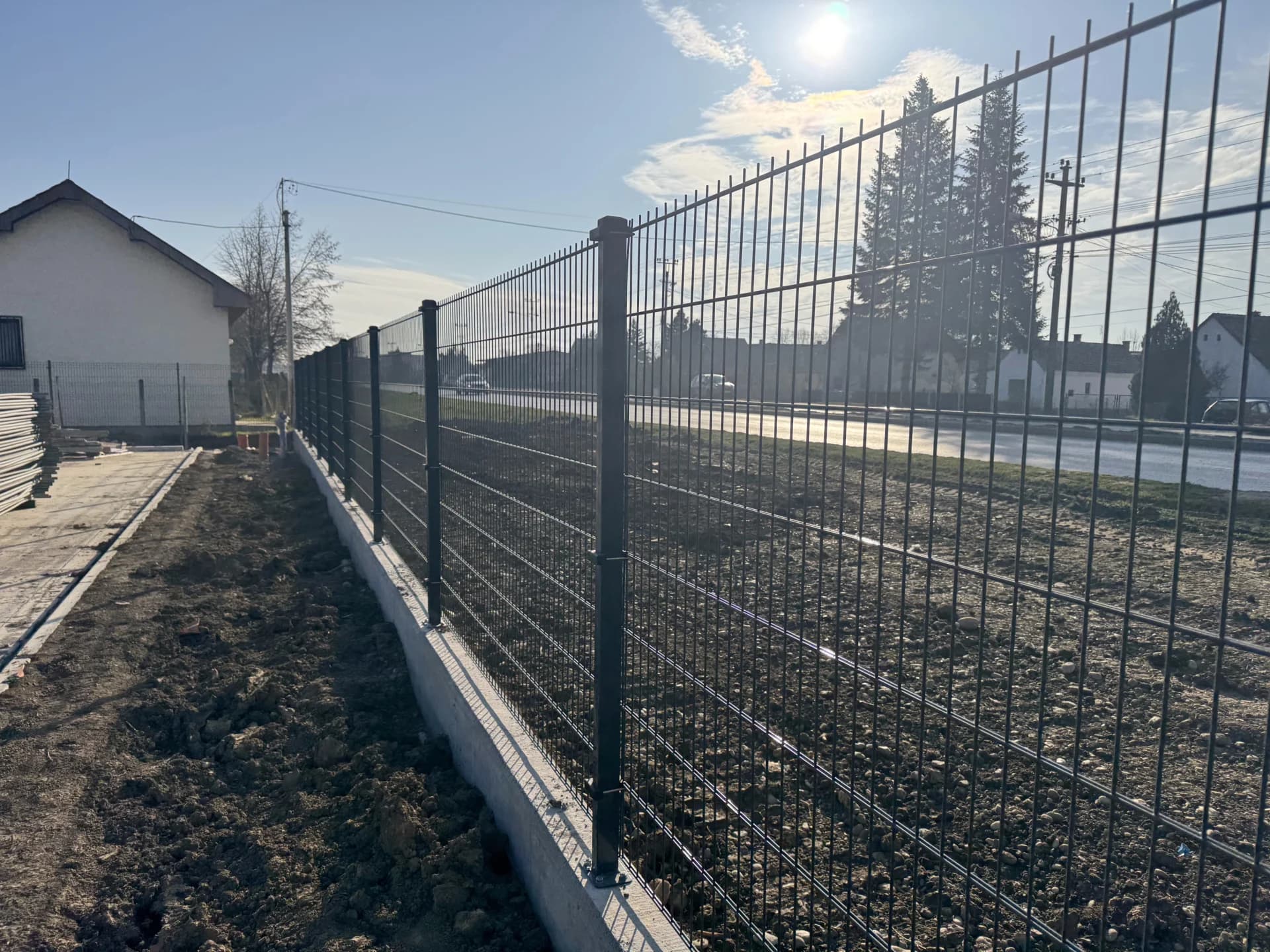 KOMBINACIJA EUROFENCE 3D I DOUBLEFENCE 2D PANELNE OGRADE