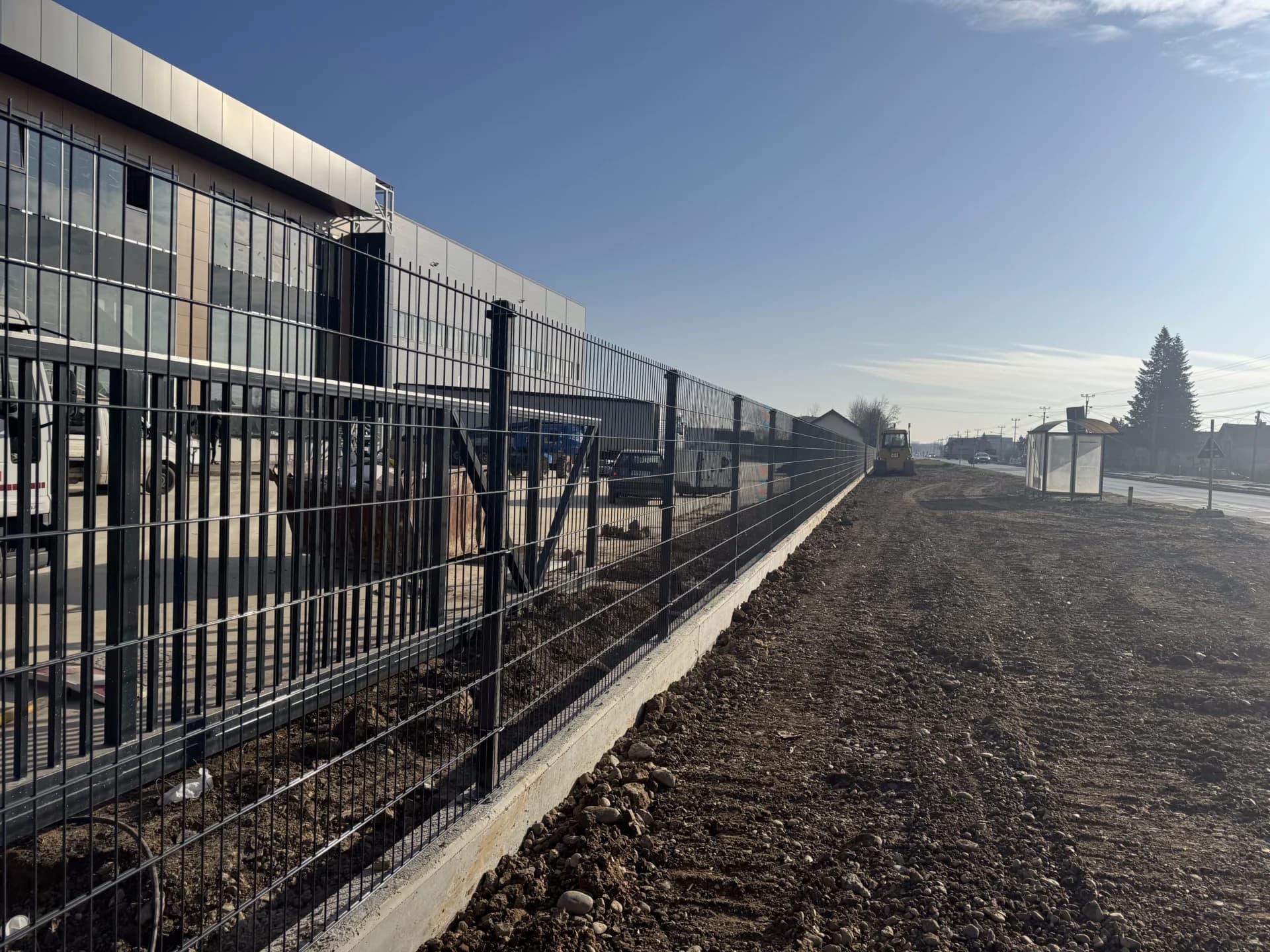 KOMBINACIJA EUROFENCE 3D I DOUBLEFENCE 2D PANELNE OGRADE