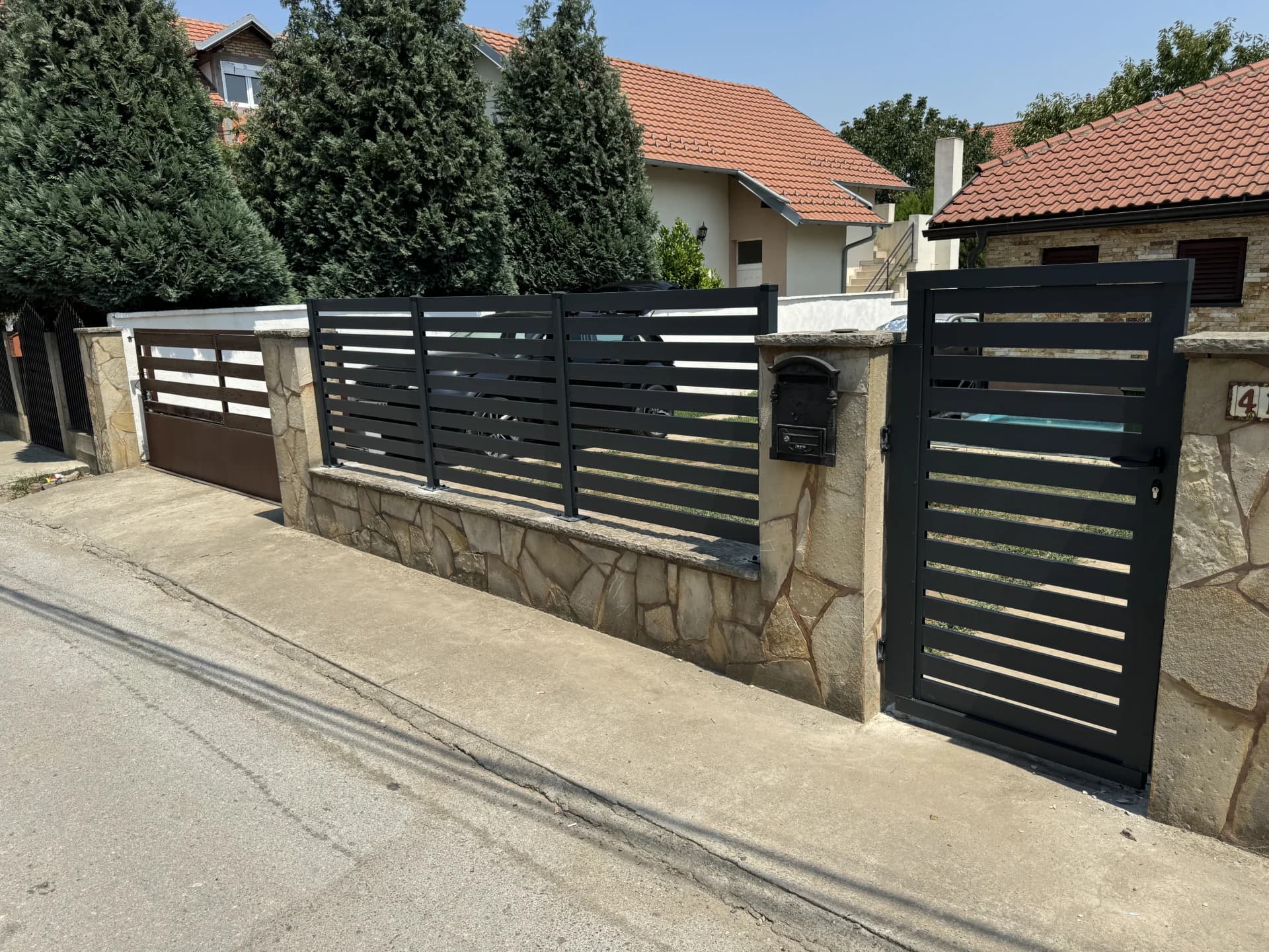 ALUMINIJUMSKA KAPIJA I OGRADA BELVEDERE