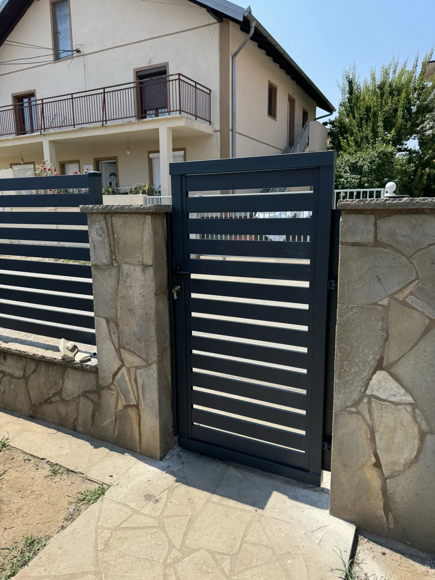ALUMINIJUMSKA KAPIJA I OGRADA BELVEDERE