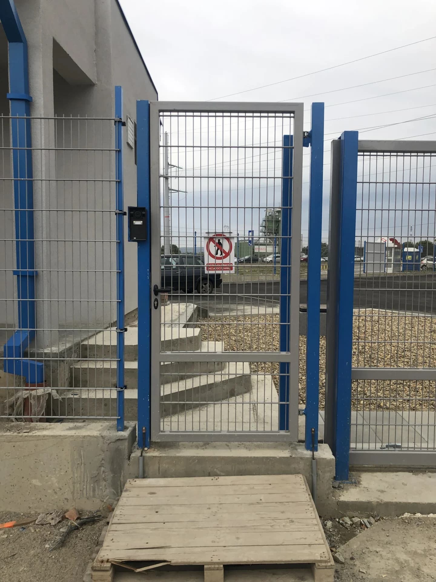 DOUBLEFENCE 2D PANELNA OGRADA SA KAPIJAMA