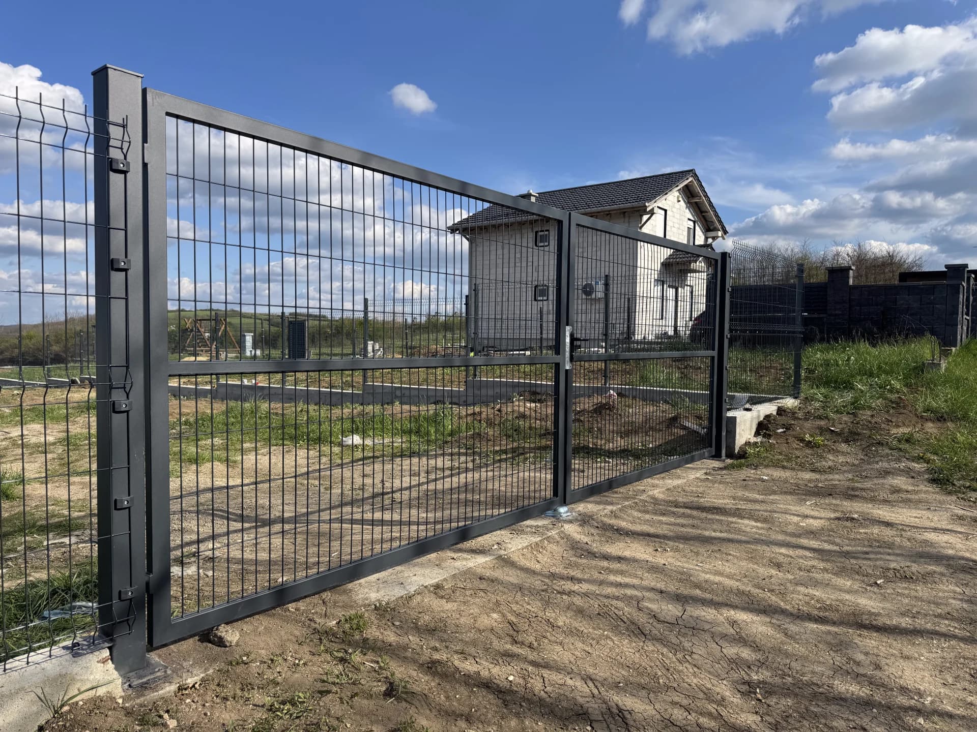 EUROFENCE 3D PANELNA OGRADA SA KAPIJAMA